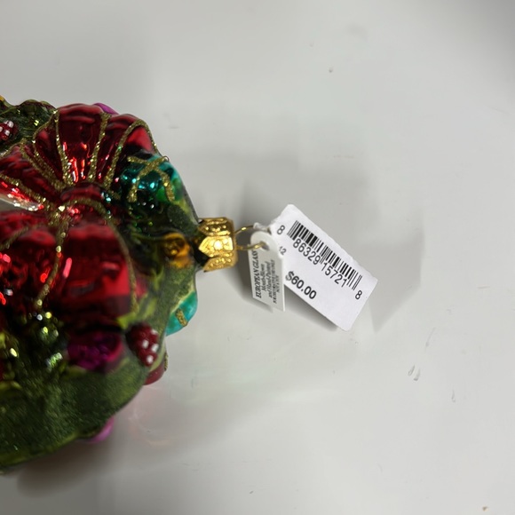 *NEW* BLOOMINGDALES EXCLUSIVE GLASS WREATH ORNAMENT 2022 - Picture 6 of 6
